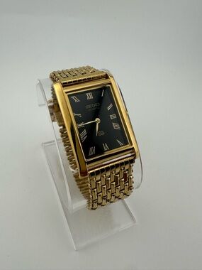 RARE black Seiko Vintage slim men Watch